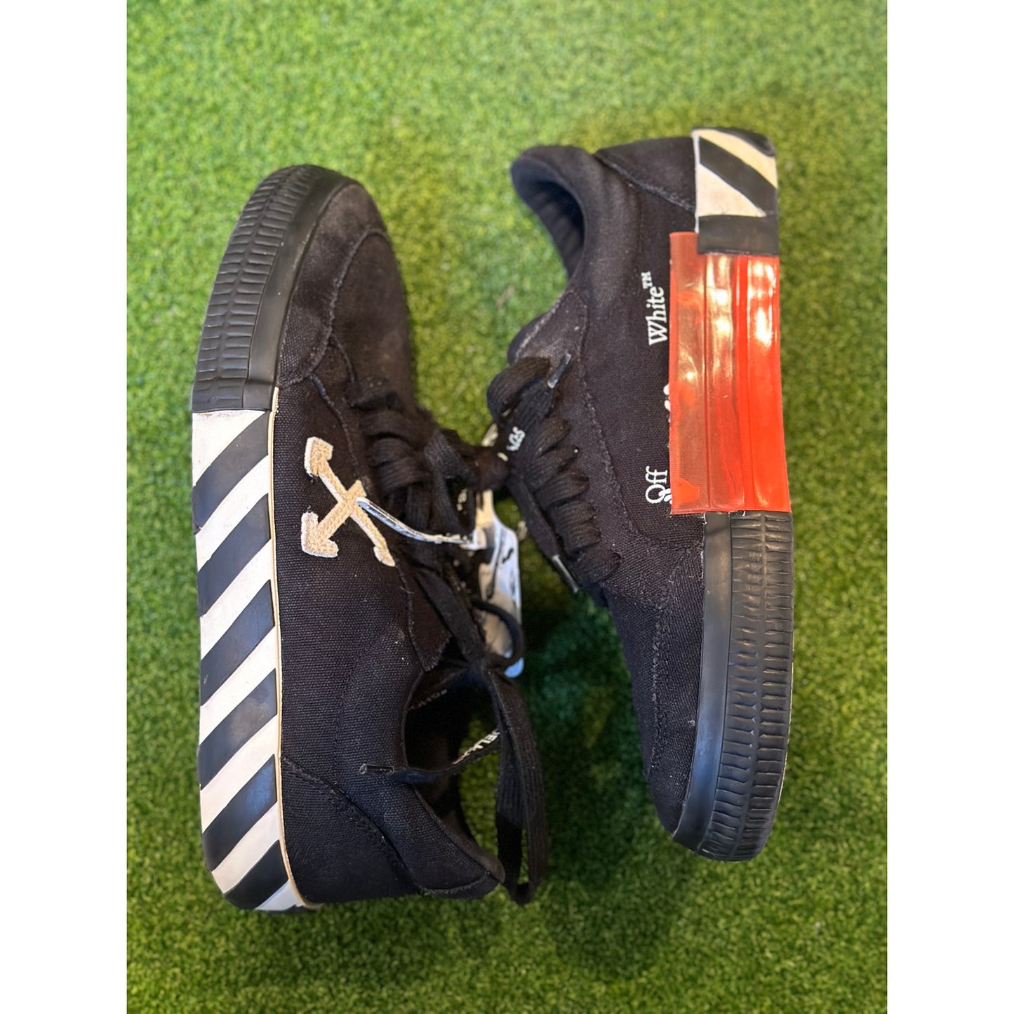 SIZE 8 - OFF-WHITE Vulc Low Black White Arrow