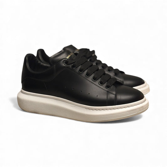 Alexander McQueen Oversized Sneakers Classic Black/White 42M