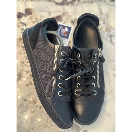 8.5UK - Louis Vuitton Trainers