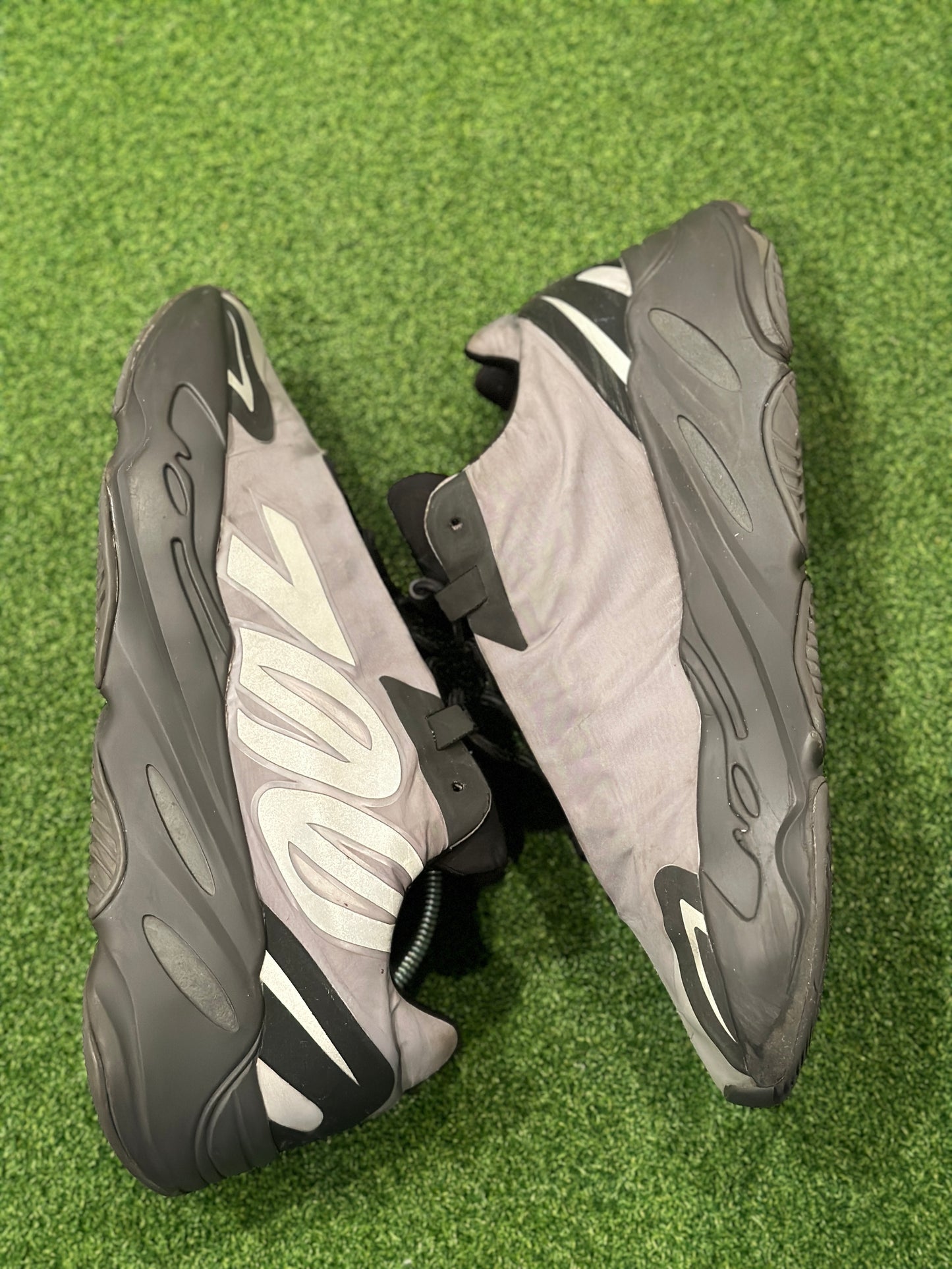 Size 12 - Yeezy 700