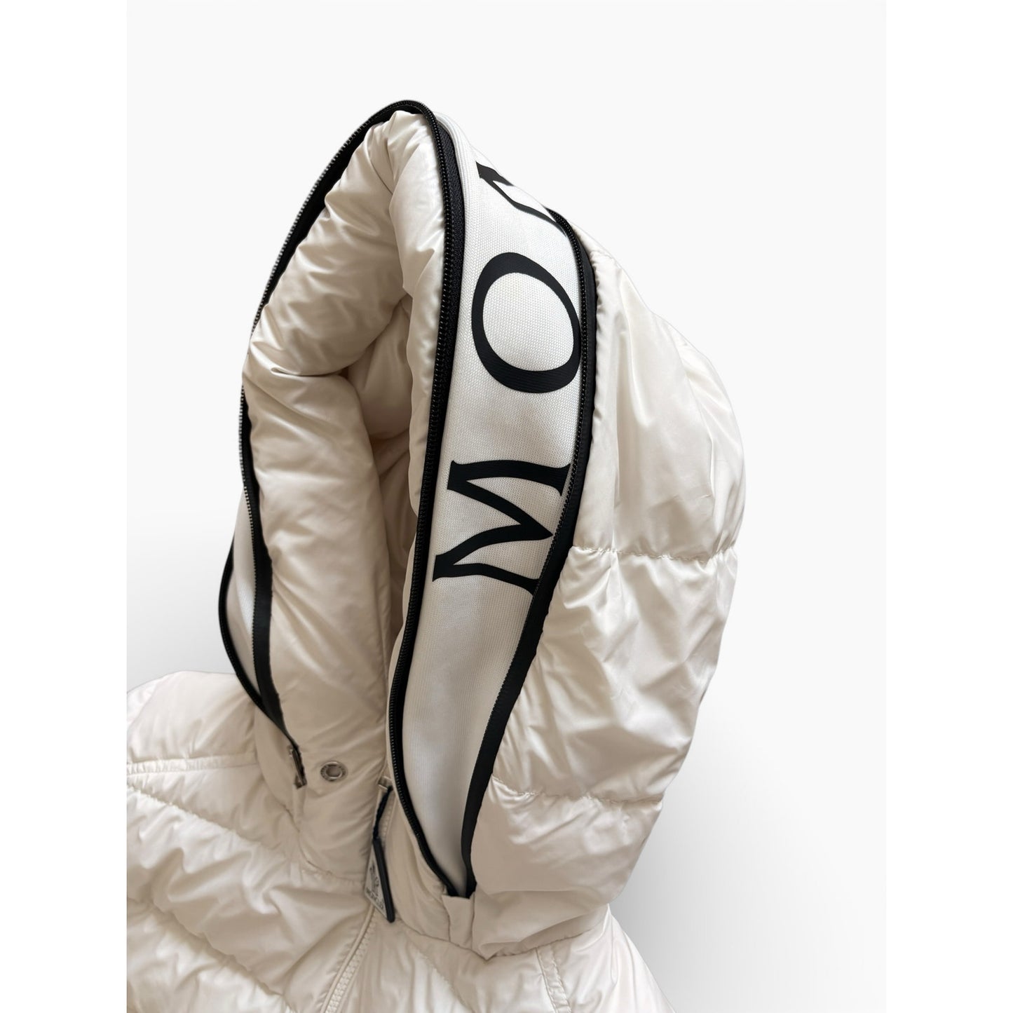 Moncler Men's Cardere Concealed Logo Jacket White | Size 2