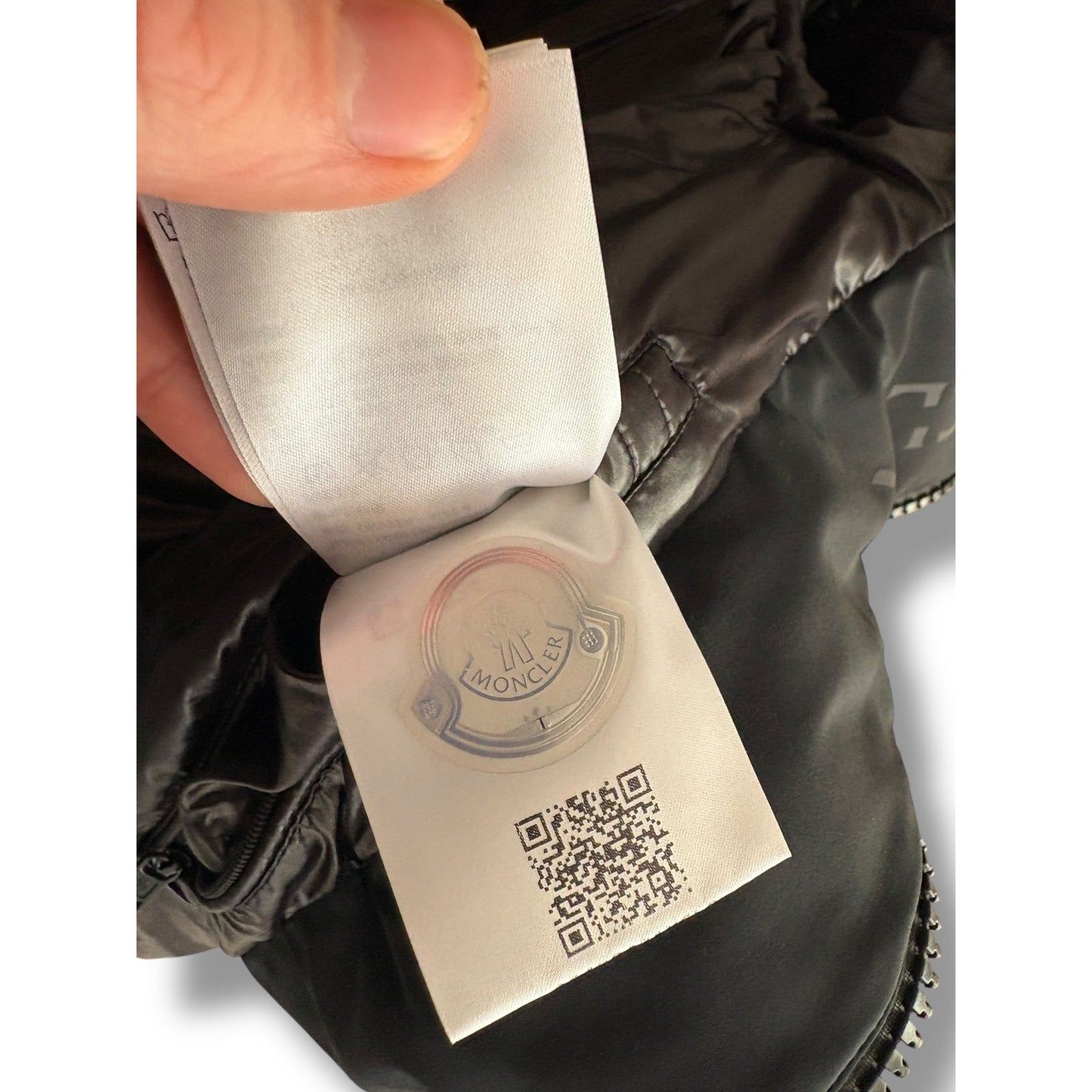 Moncler Korovin White / Black Down Jacket  | Size Large