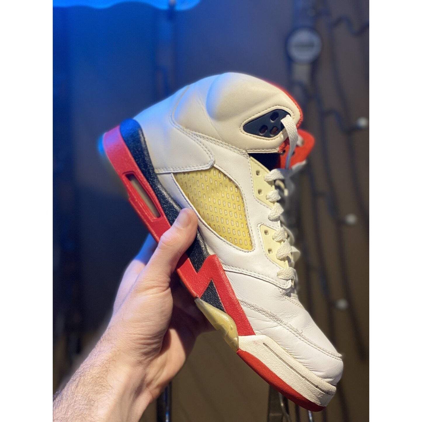 Size 8 - Jordan 5 Retro Fire Red 2006