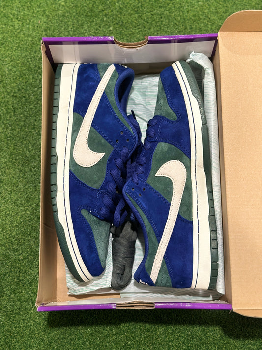 Size 10.5 - Nike SB Dunk