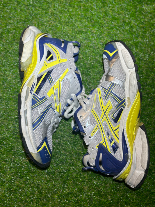 EU43 - Balenciaga Runner yellow/grey/blue