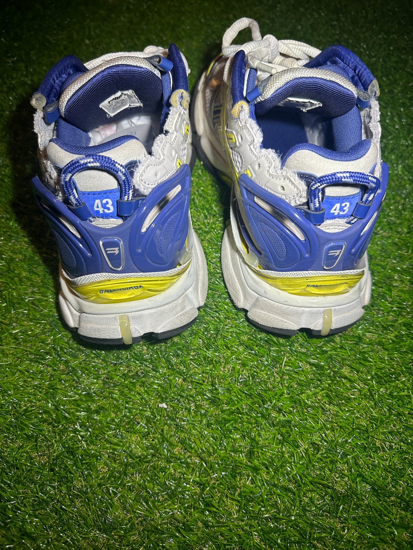 EU43 - Balenciaga Runner yellow/grey/blue