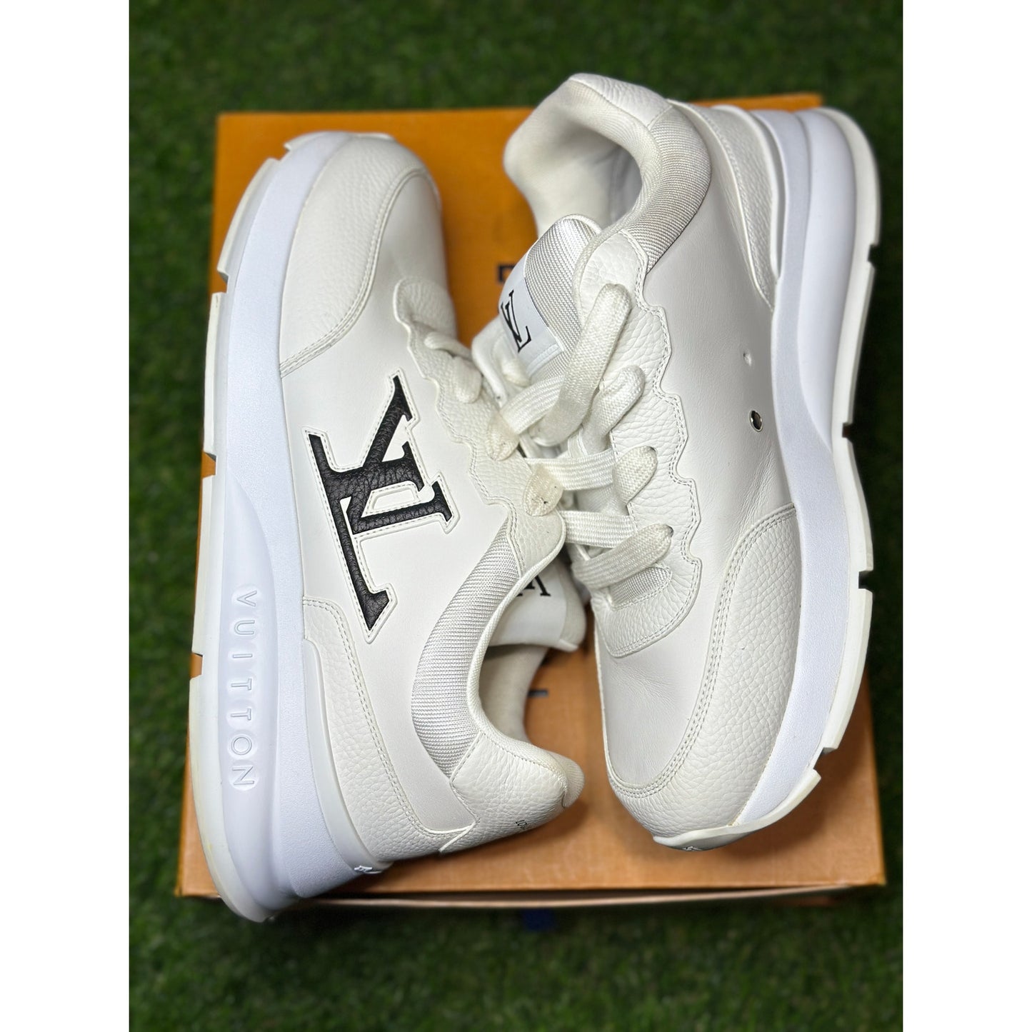 Louis Vuitton Classic Low Top Sneakers Whitw/Black