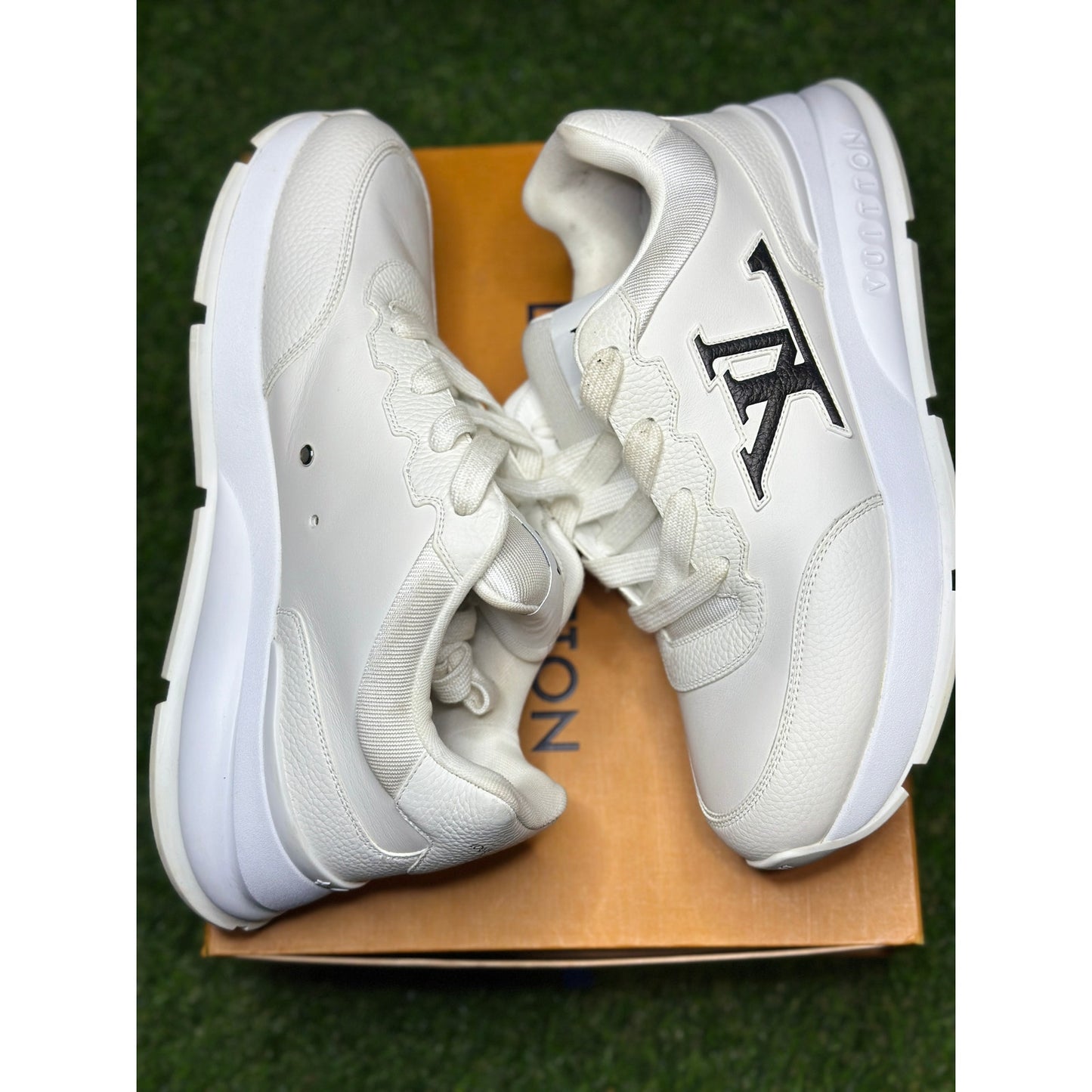 Louis Vuitton Classic Low Top Sneakers Whitw/Black