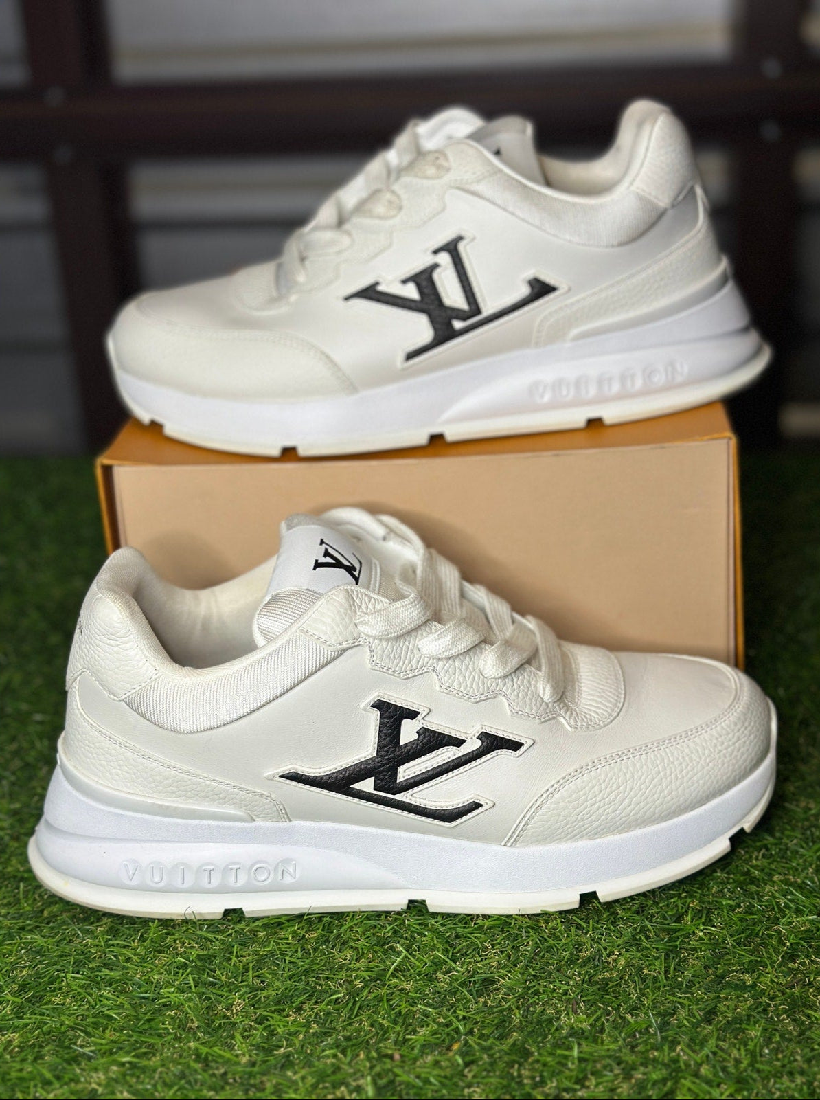 Louis Vuitton Classic Low Top Sneakers Whitw/Black