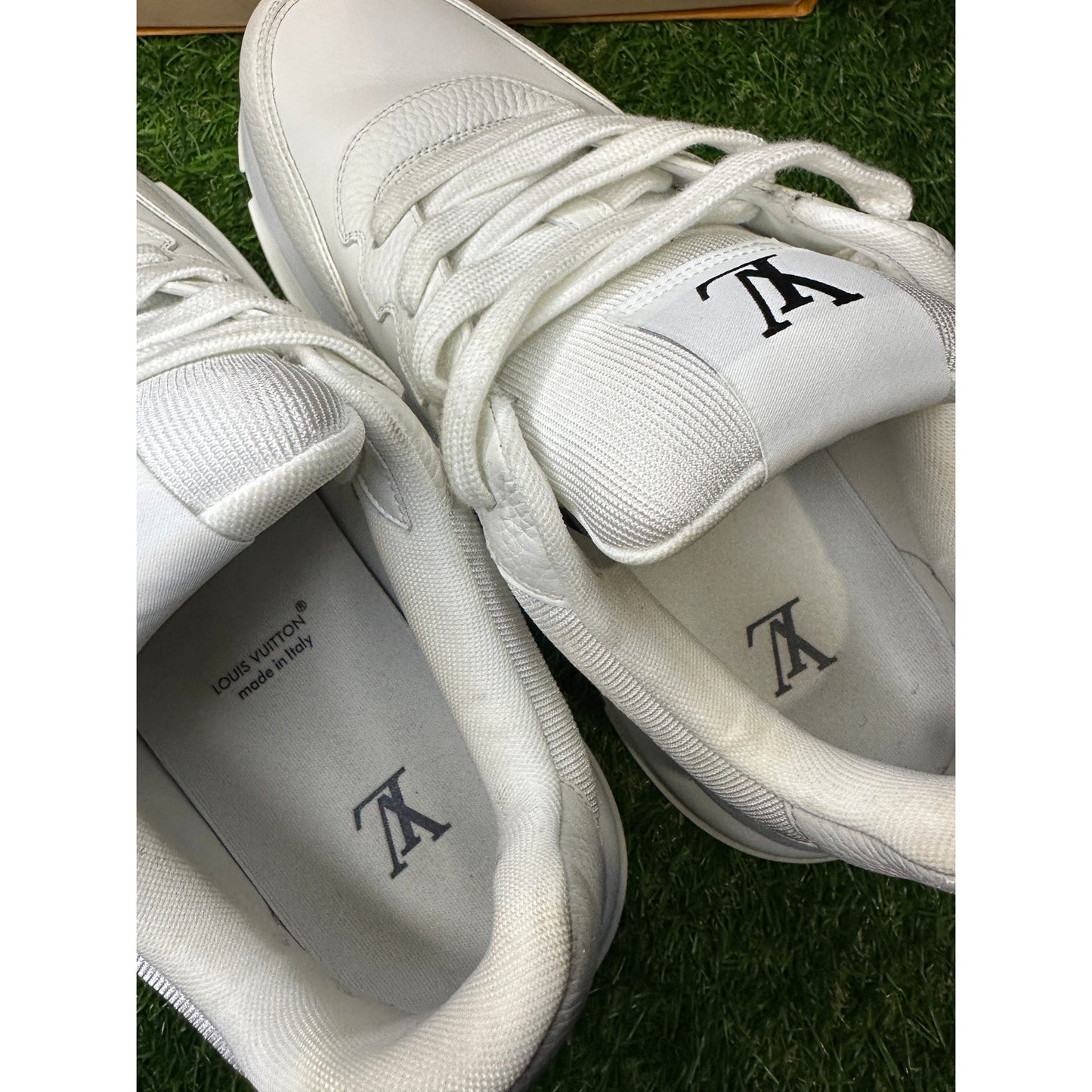 Louis Vuitton Classic Low Top Sneakers Whitw/Black